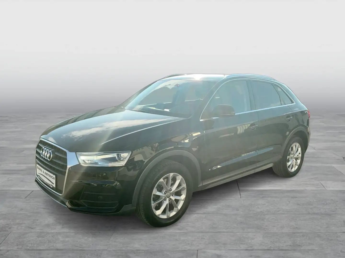 Audi Q3 design Schwarz - 1