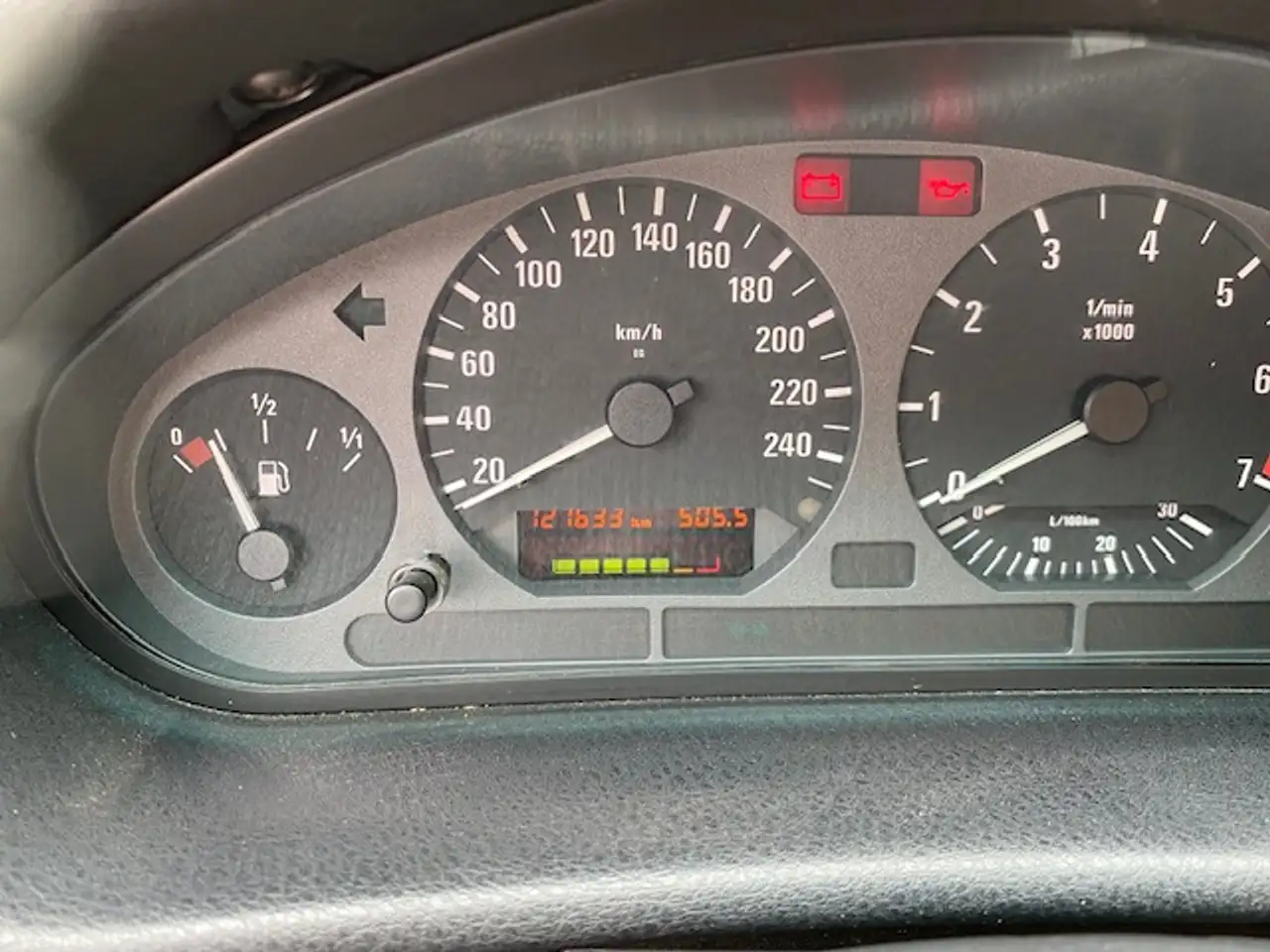 BMW 318i, foto 11