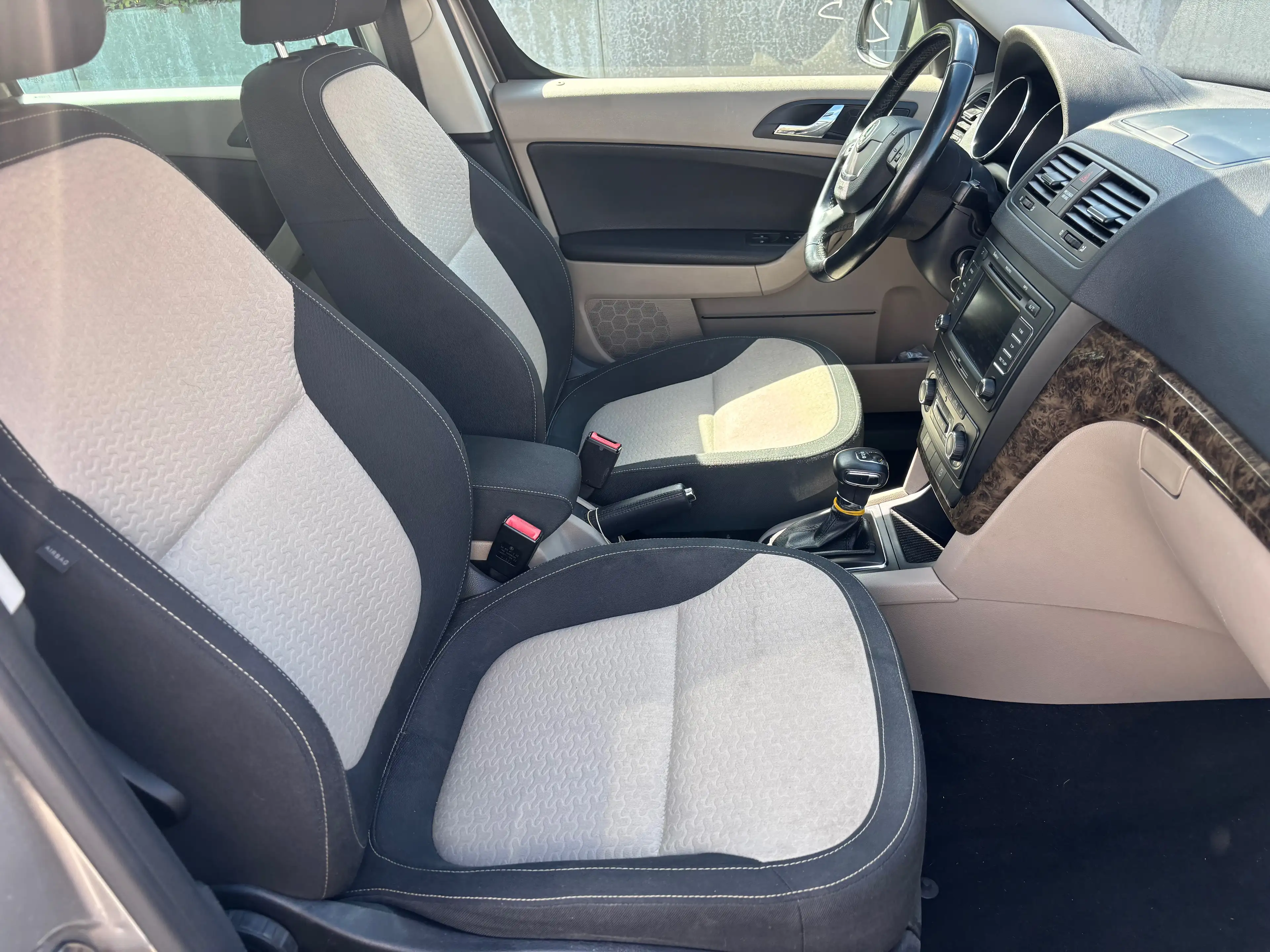 Skoda Yeti Yeti 1.2 TSI DSG — photo 9