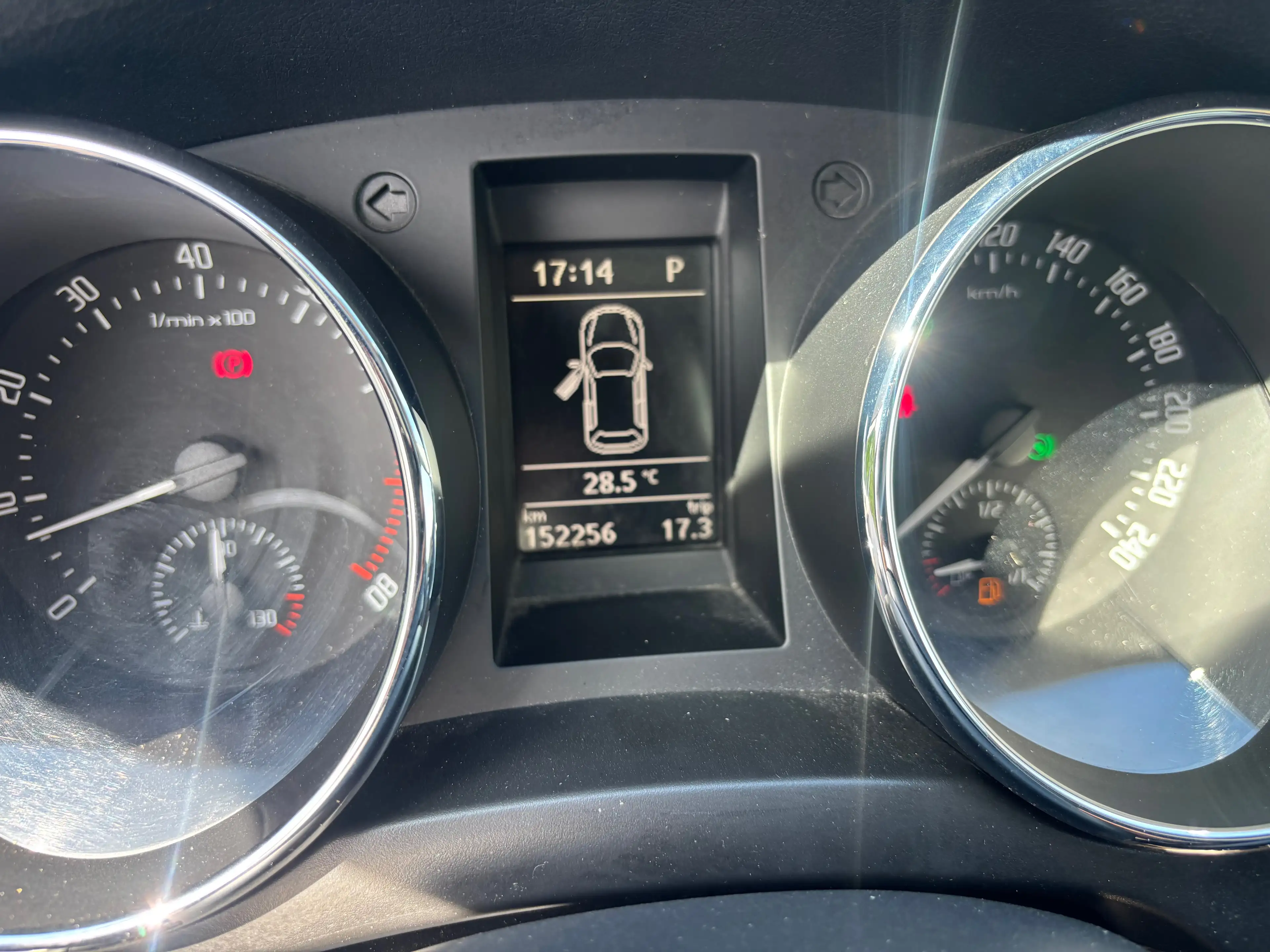Skoda Yeti Yeti 1.2 TSI DSG — photo 14