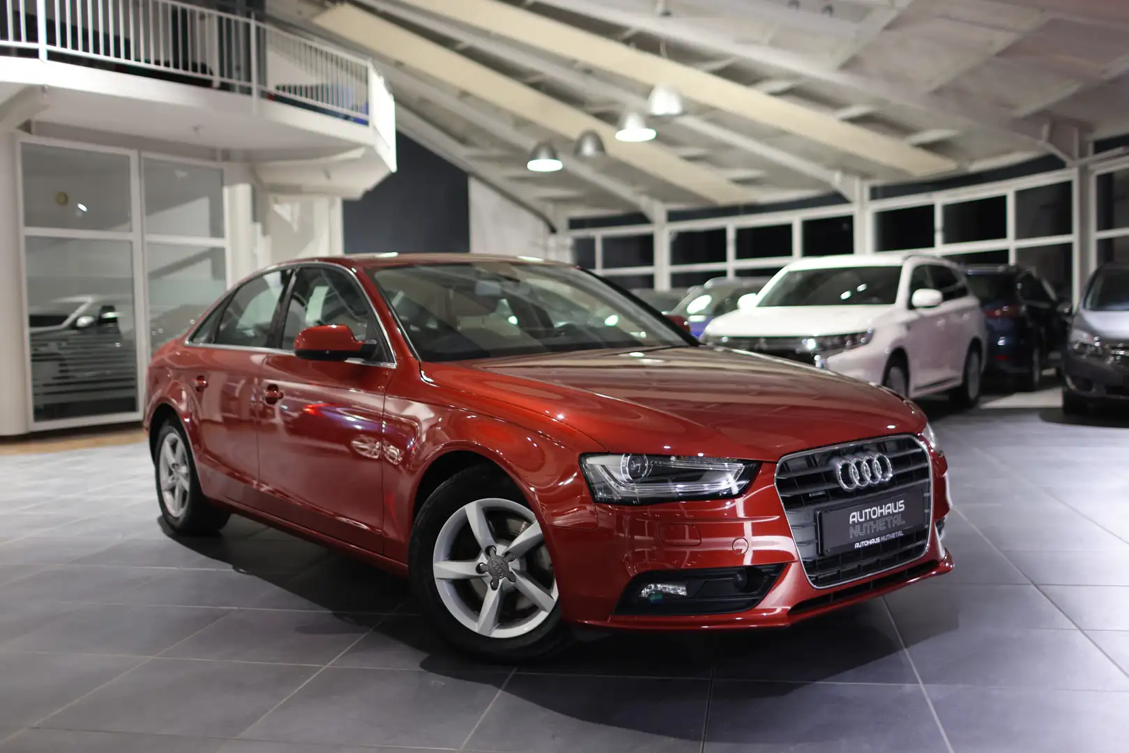 Audi A4 LIMOUSINE 2,0 TDI QUATTRO AMBIENTE STANDH. Rouge - 1
