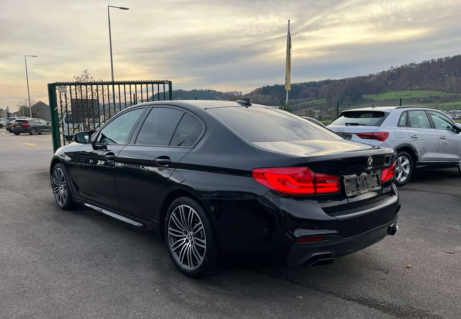 BMW 520 G30 520d Aut. Pack Sport M Noir - 2