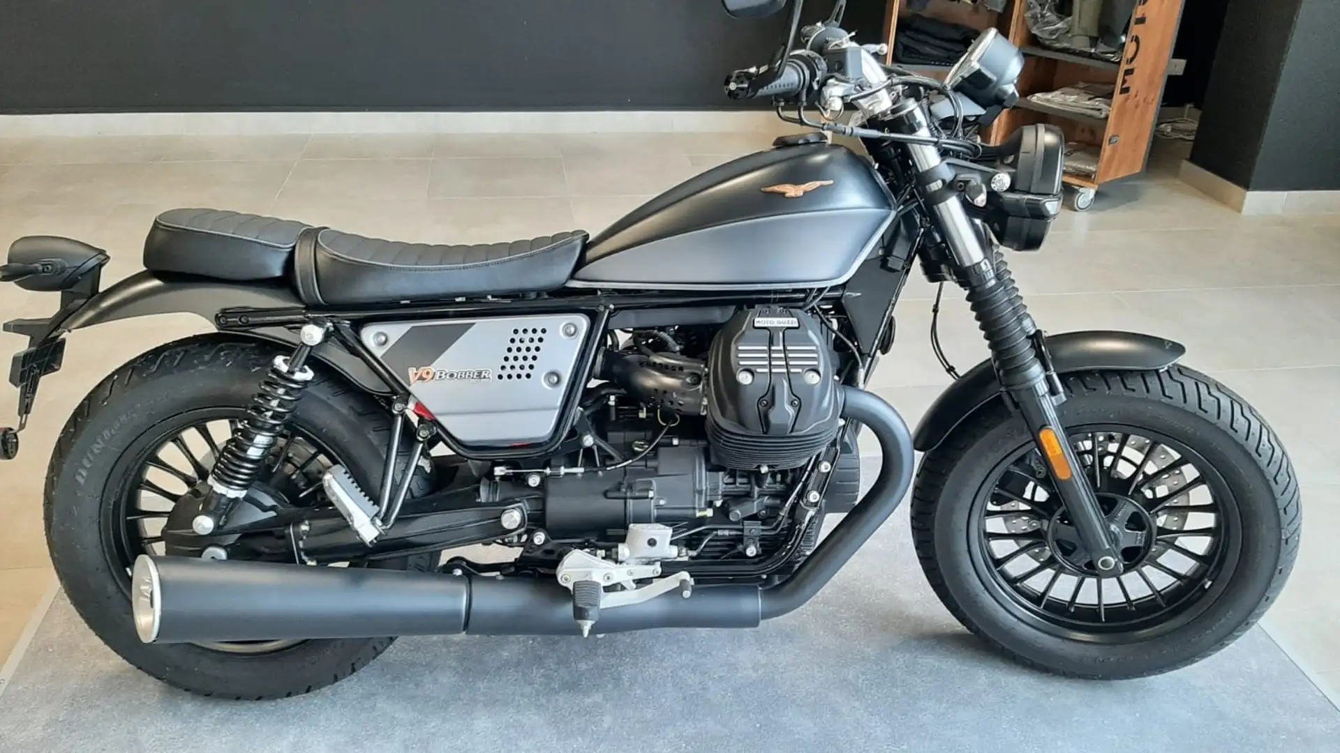 Moto Guzzi V 9 BOBBER Nero - 1