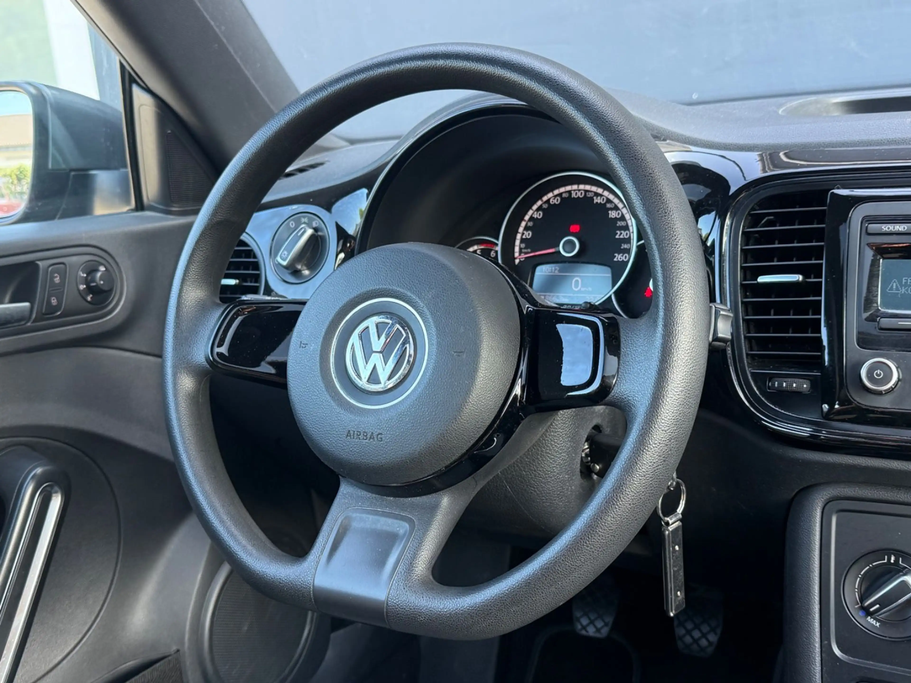 Volkswagen Beetle 1.6 TDI 1.Hand 105PS Panorama Klima Alus — photo 15