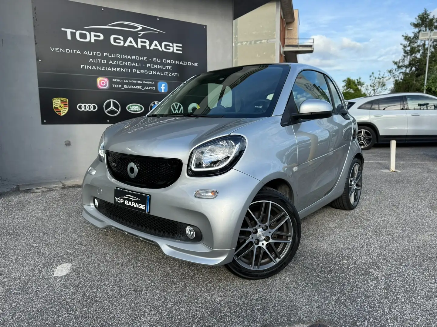 smart forTwo 0.9 t Brabus Xclusive 109cv twinamic Schwarz - 1