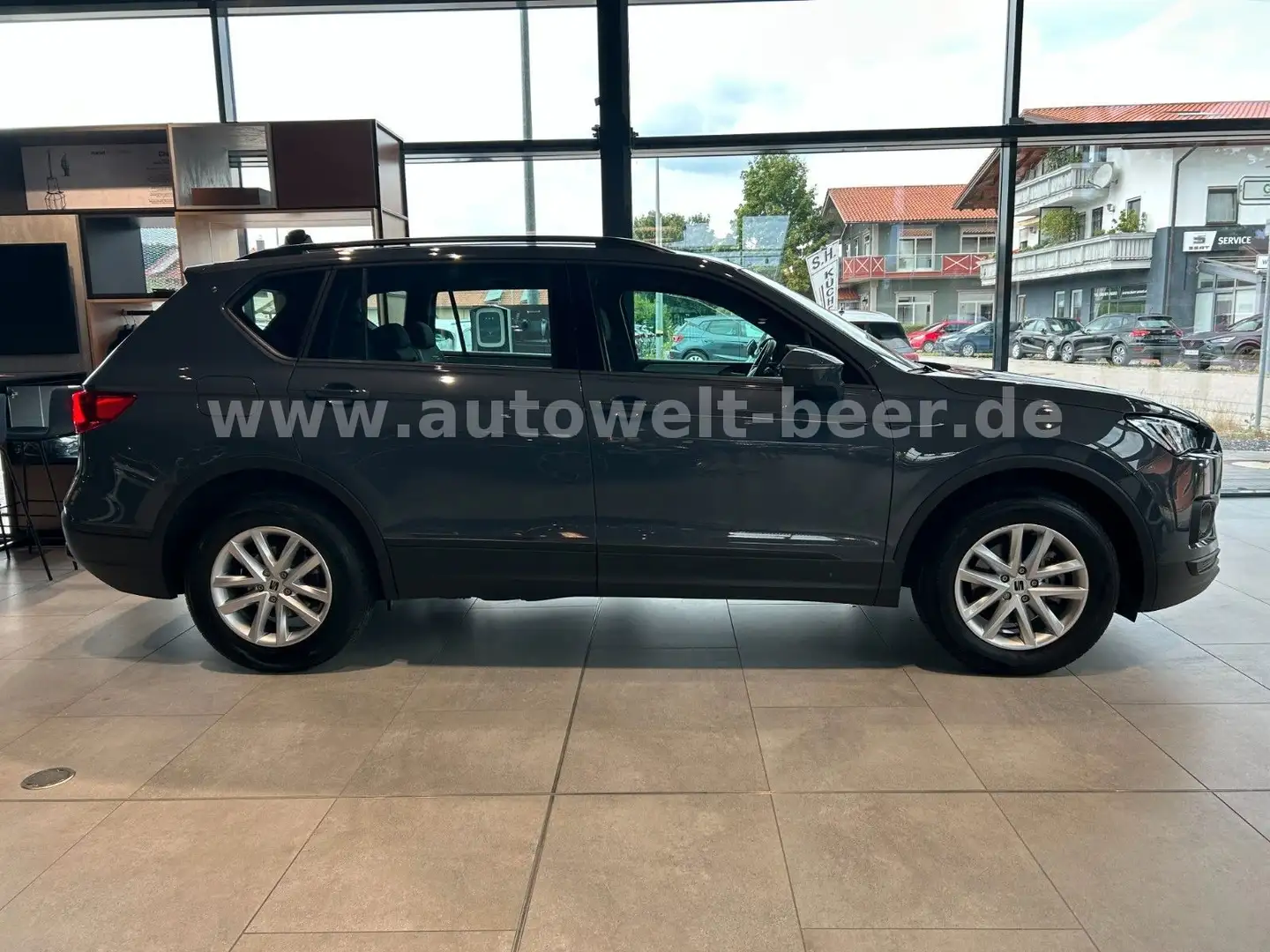 SEAT Tarraco Style 2.0 TDI 150PS DSG *NAVI*FULL LINK* Grau - 2