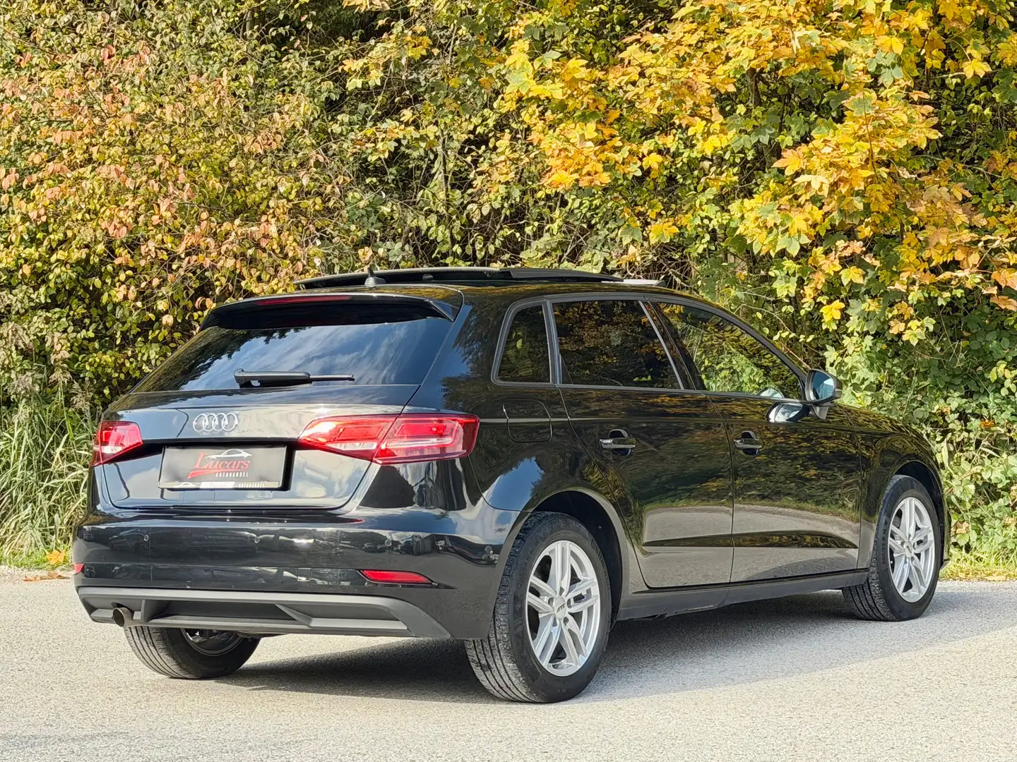 Audi A3 SB 1,6TDI Aut.*PANO*B&OLUFSEN*LEDER*VCOCKPIT*SPUR* Schwarz - 2