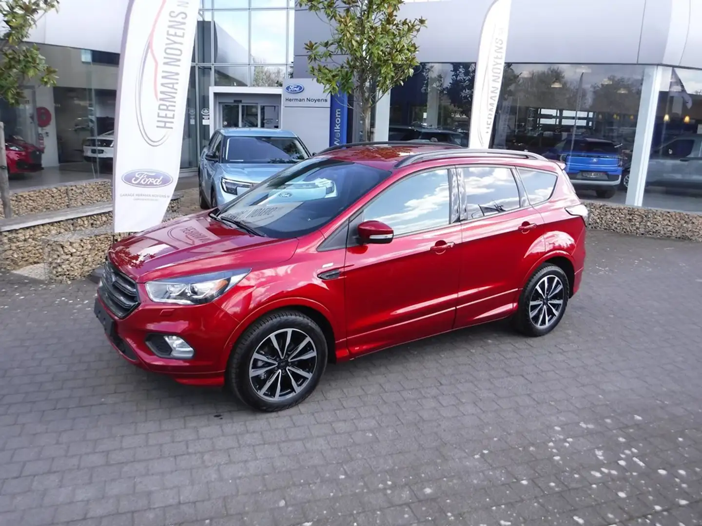 Ford Kuga ST-line Rouge - 1