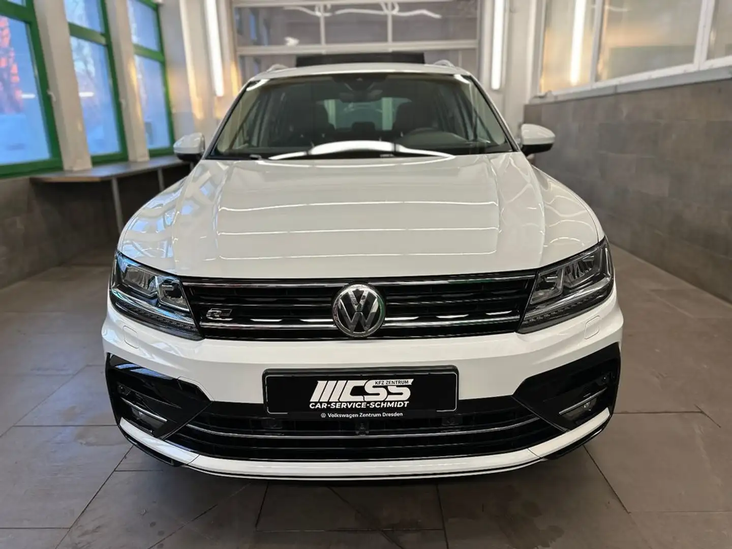 Volkswagen Tiguan R-Line LED Standh Pano Virtual ACC ab225€ Wit - 2