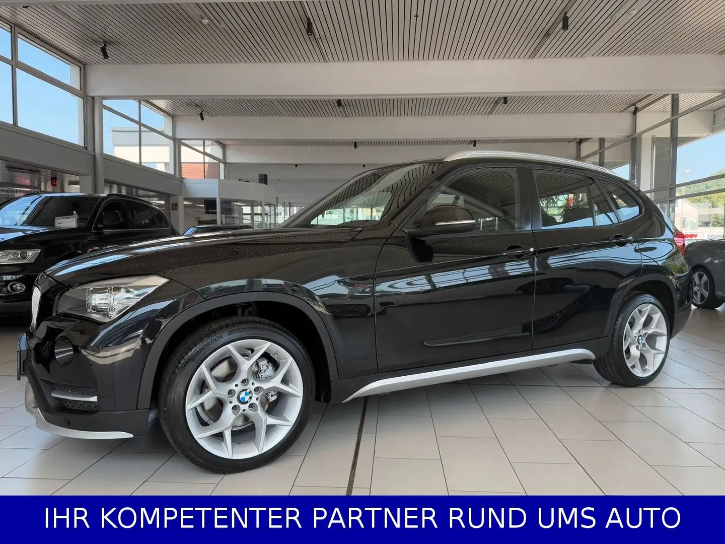 BMW X1 X-LINE 4X4 DIESEL /XENON/1.HAND/TOP ZUSTAND! Schwarz - 2
