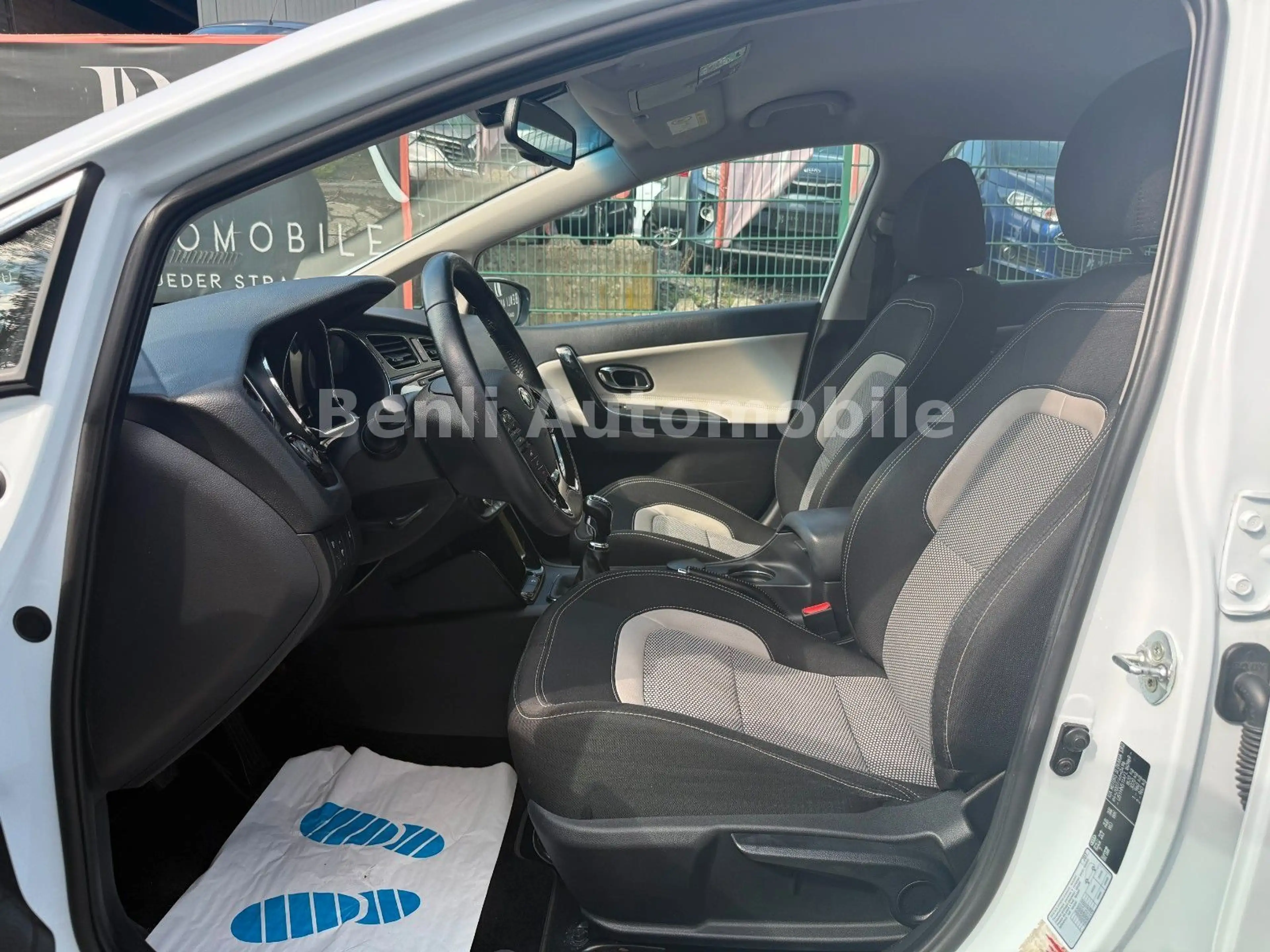 Kia Ceed / cee'd Dream Team/NAVI/SHZ/KAMERA/TMP/LED/ — photo 10