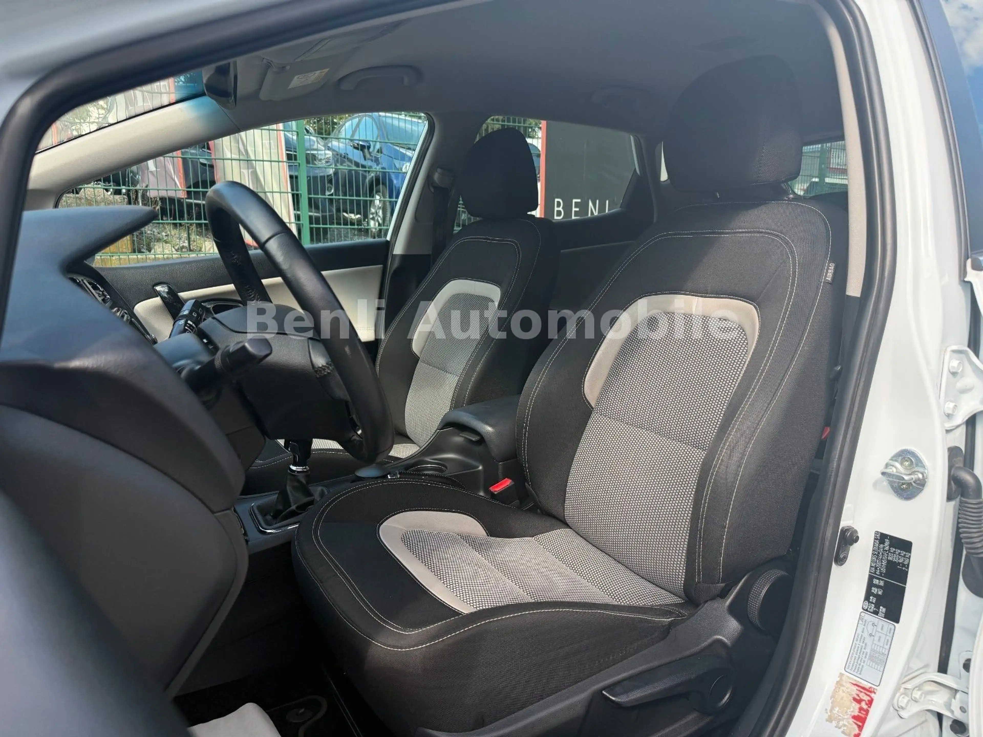 Kia Ceed / cee'd Dream Team/NAVI/SHZ/KAMERA/TMP/LED/ — photo 11