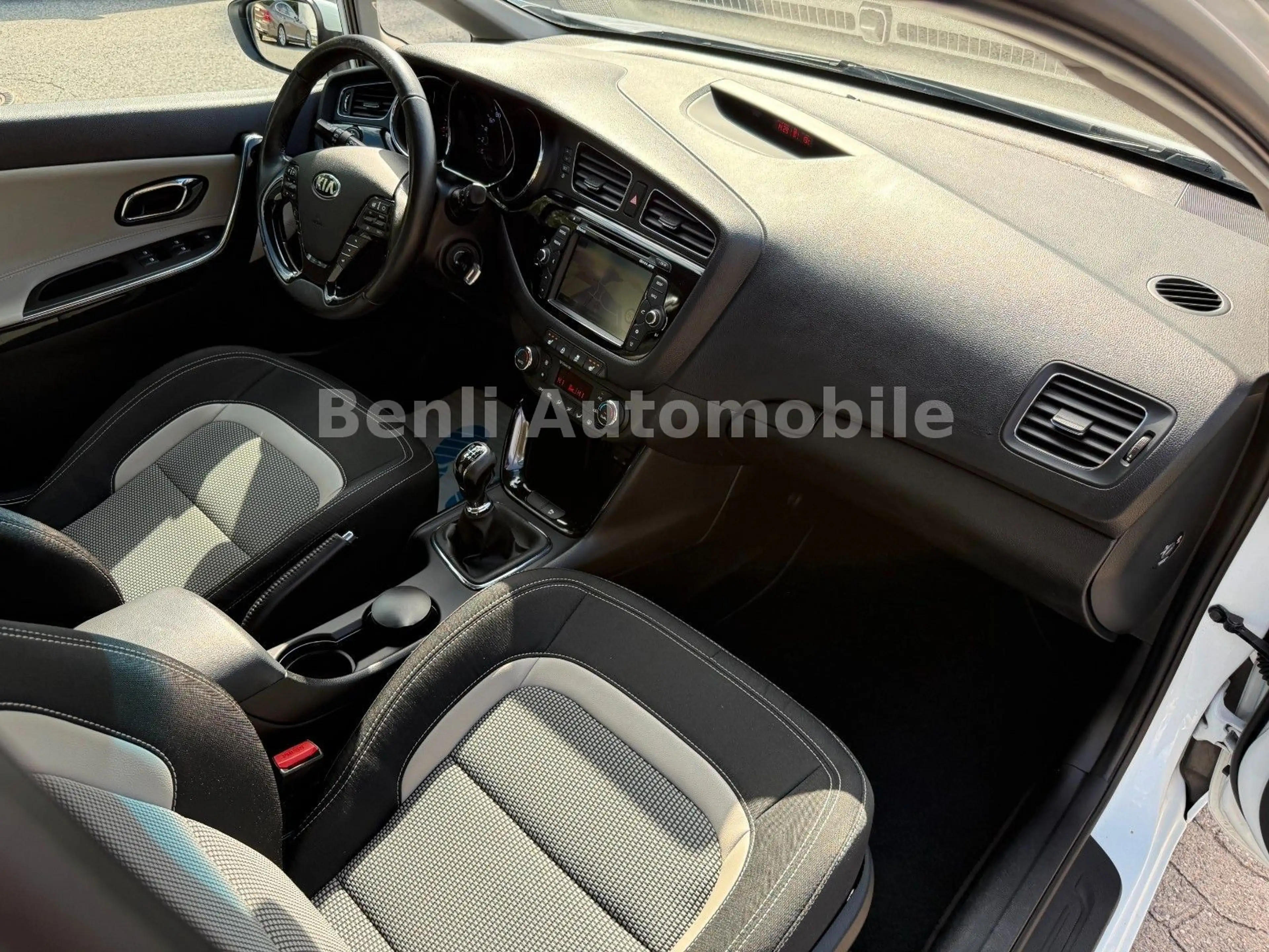 Kia Ceed / cee'd Dream Team/NAVI/SHZ/KAMERA/TMP/LED/ — photo 14