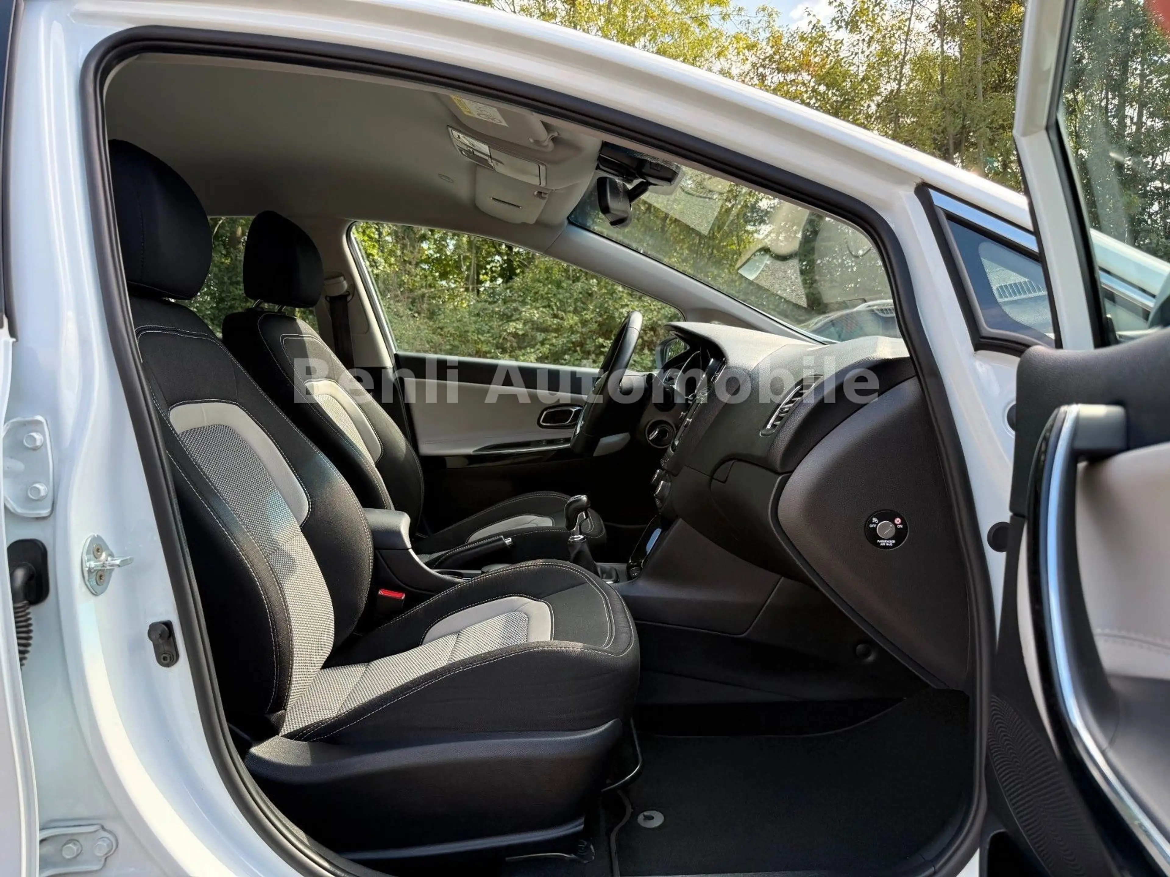 Kia Ceed / cee'd Dream Team/NAVI/SHZ/KAMERA/TMP/LED/ — photo 15