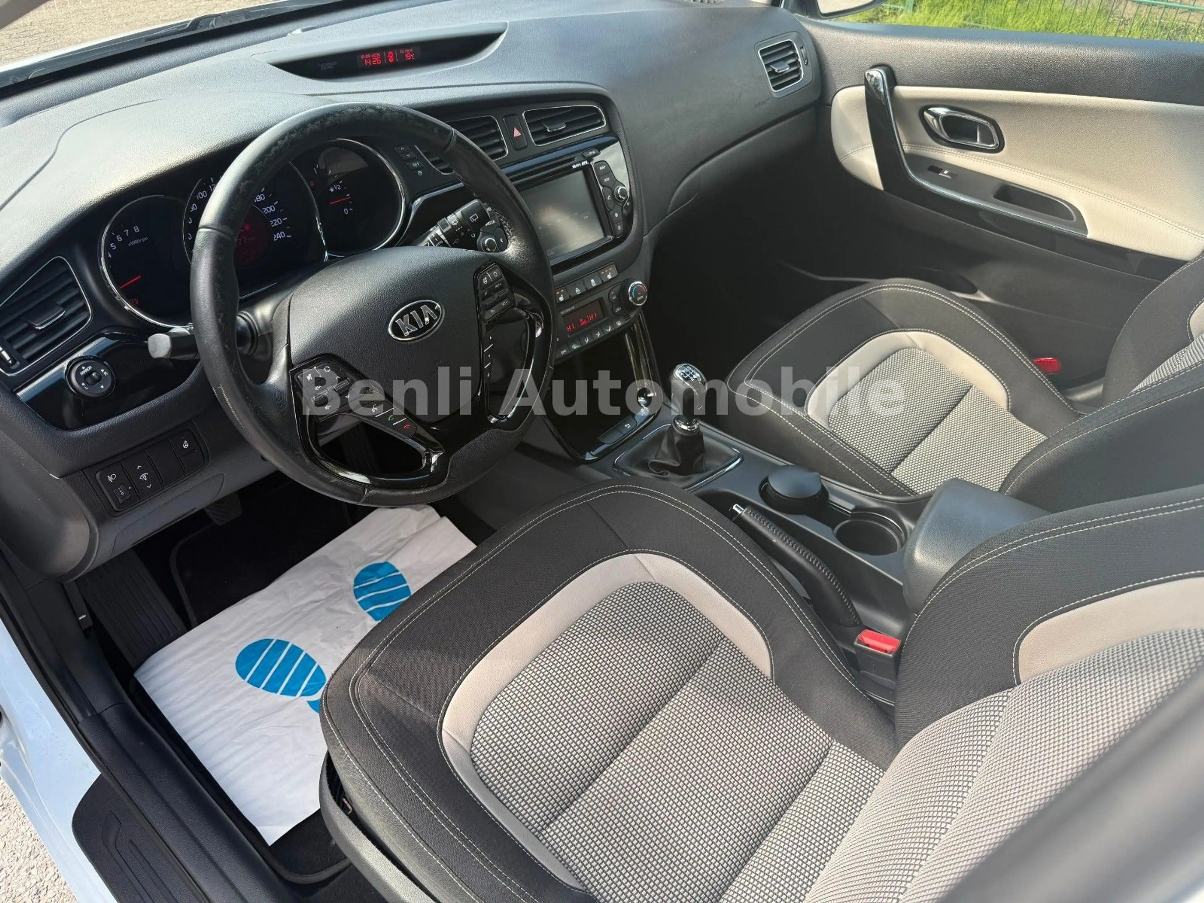 Kia Ceed / cee'd Dream Team/NAVI/SHZ/KAMERA/TMP/LED/ — photo 9