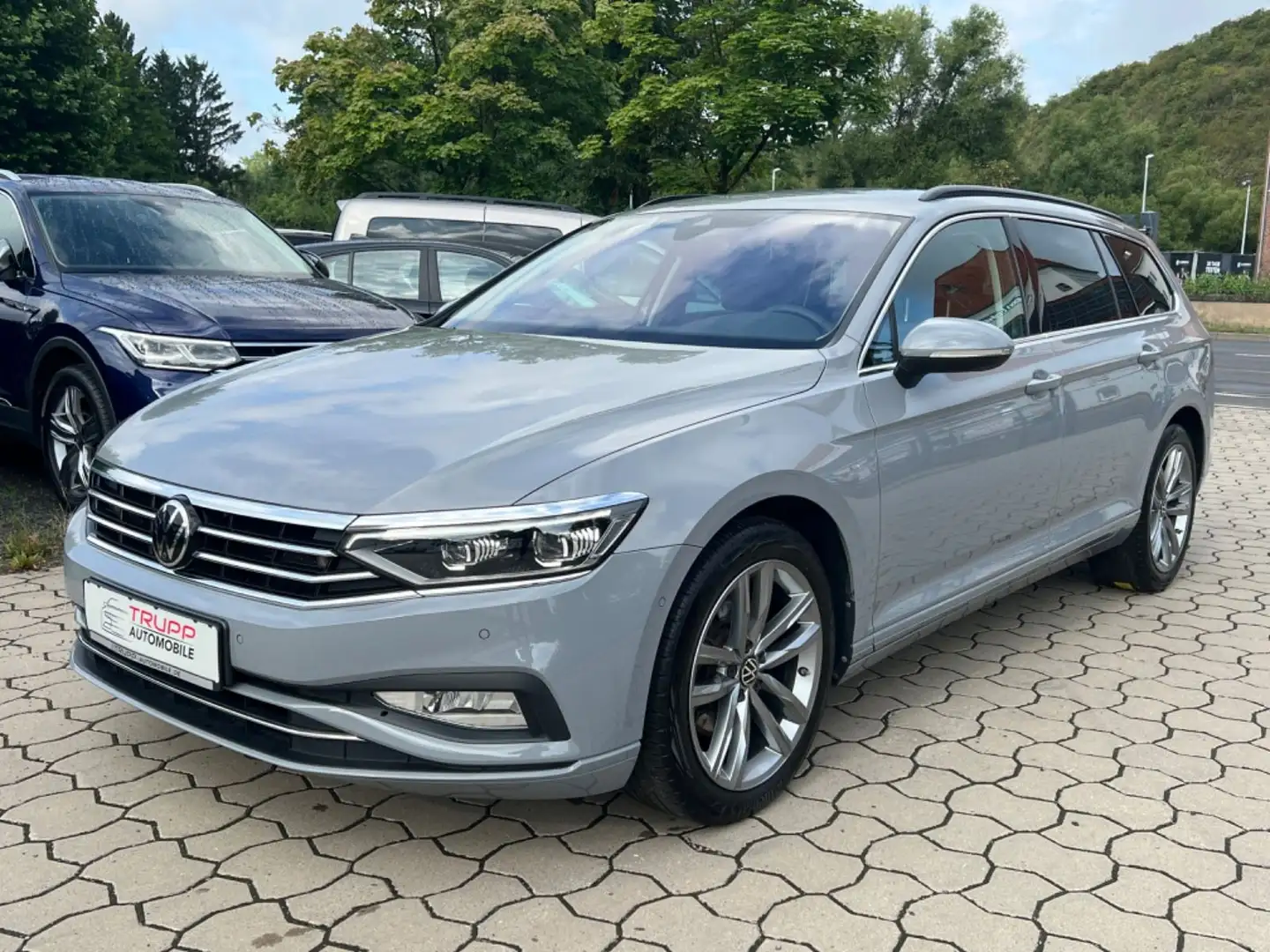 Volkswagen Passat 2.0 TSI/MATRIX/AHK/STANDH/360°/ACC/HARMAN - 2