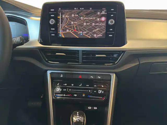 Volkswagen T-Roc view 13