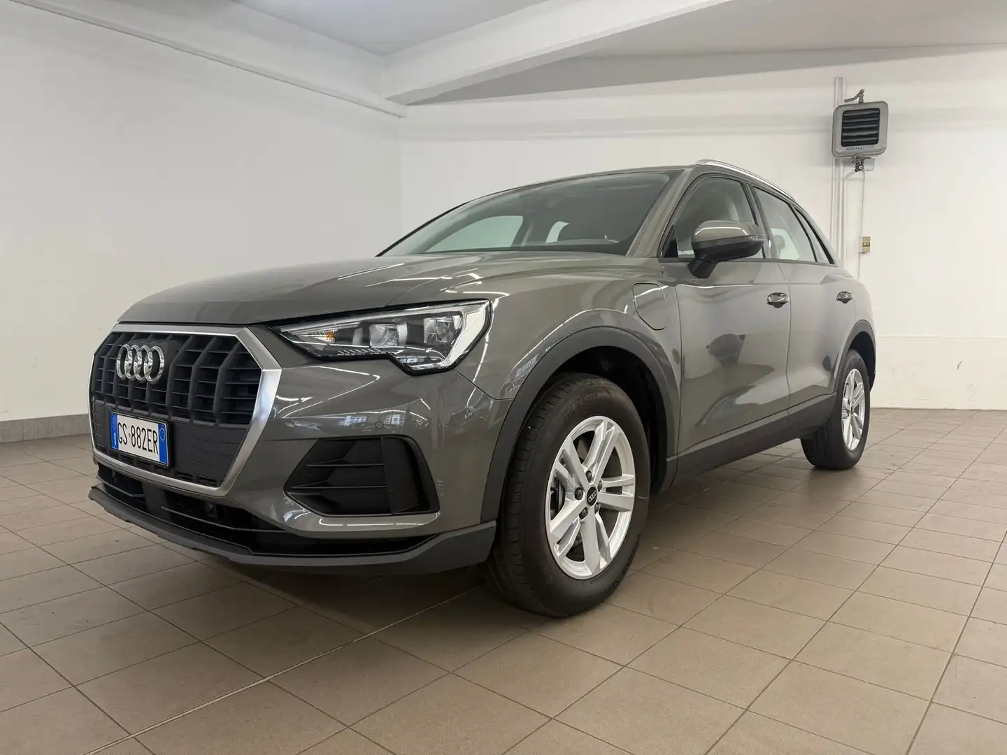 Audi Q3 Q3 45 TFSI e S tronic Gris - 2