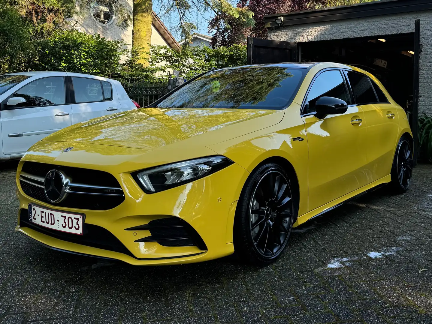 Mercedes-Benz A 35 AMG AMG A 35 4Matic AMG Speedshift DCT 7G Geel - 1