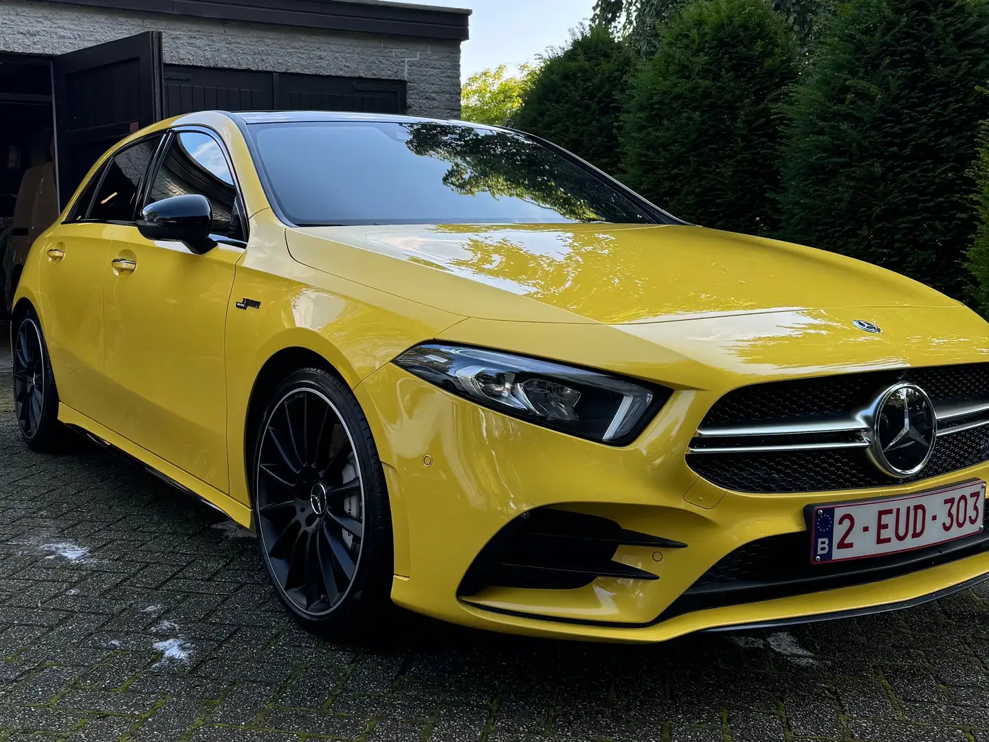 Mercedes-Benz A 35 AMG AMG A 35 4Matic AMG Speedshift DCT 7G Geel - 2