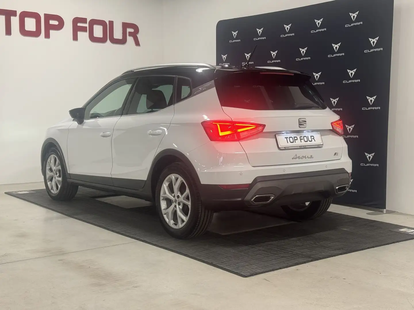 SEAT Arona 1.0 EcoTSI FR Nero - 2