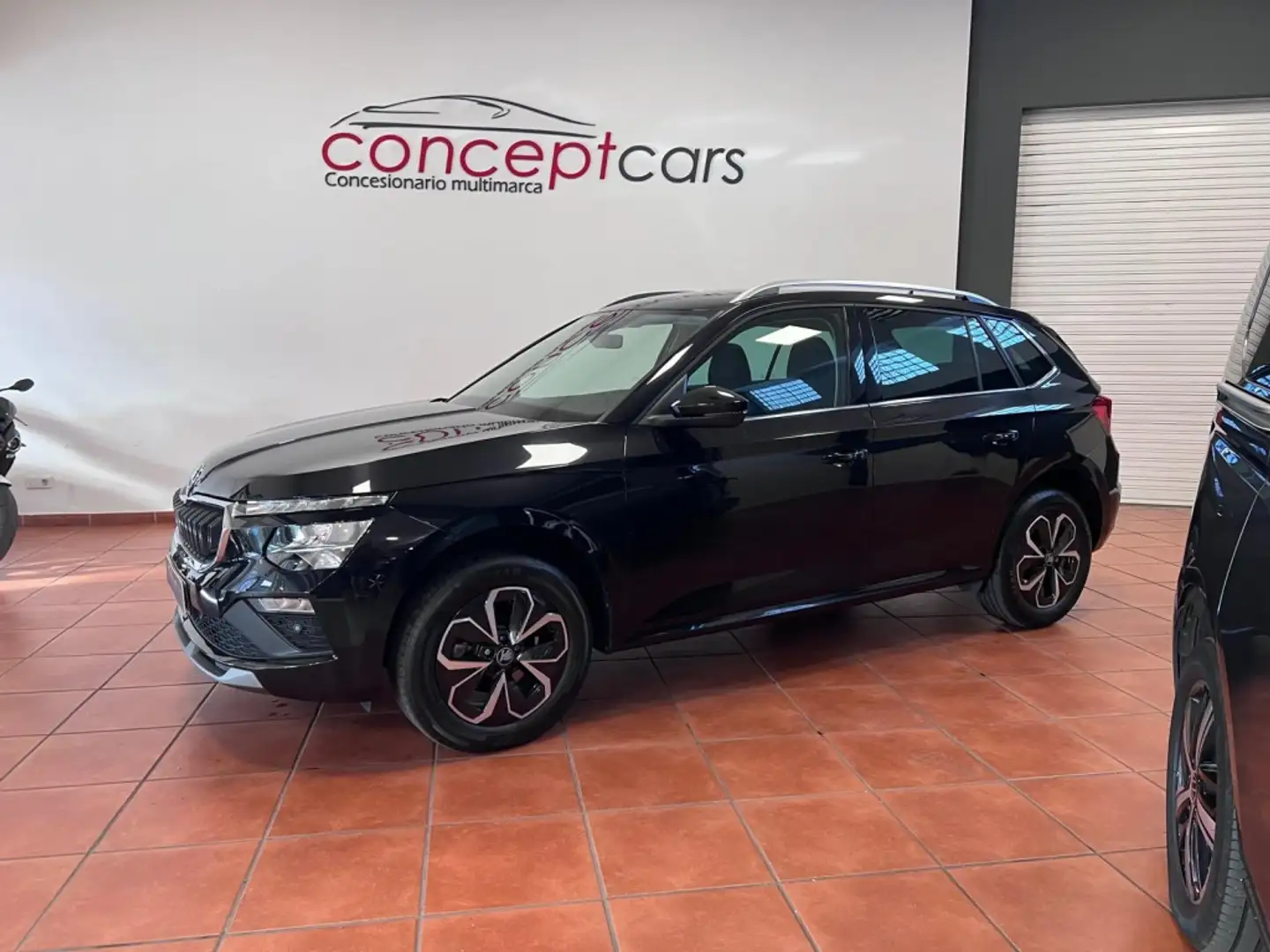 Skoda Kamiq 1.0 TSI Selection 85kW Negro - 2