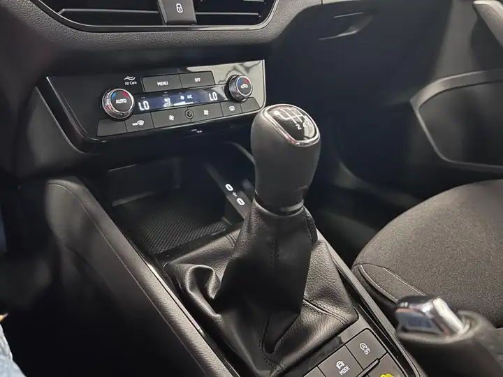 Škoda Kamiq 1.0 TSI Selection 2025, foto 20