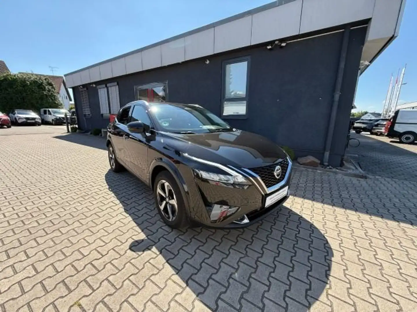 Nissan Qashqai 1,3  N-Connecta, Navi, Klima, Kamera, AH Noir - 2