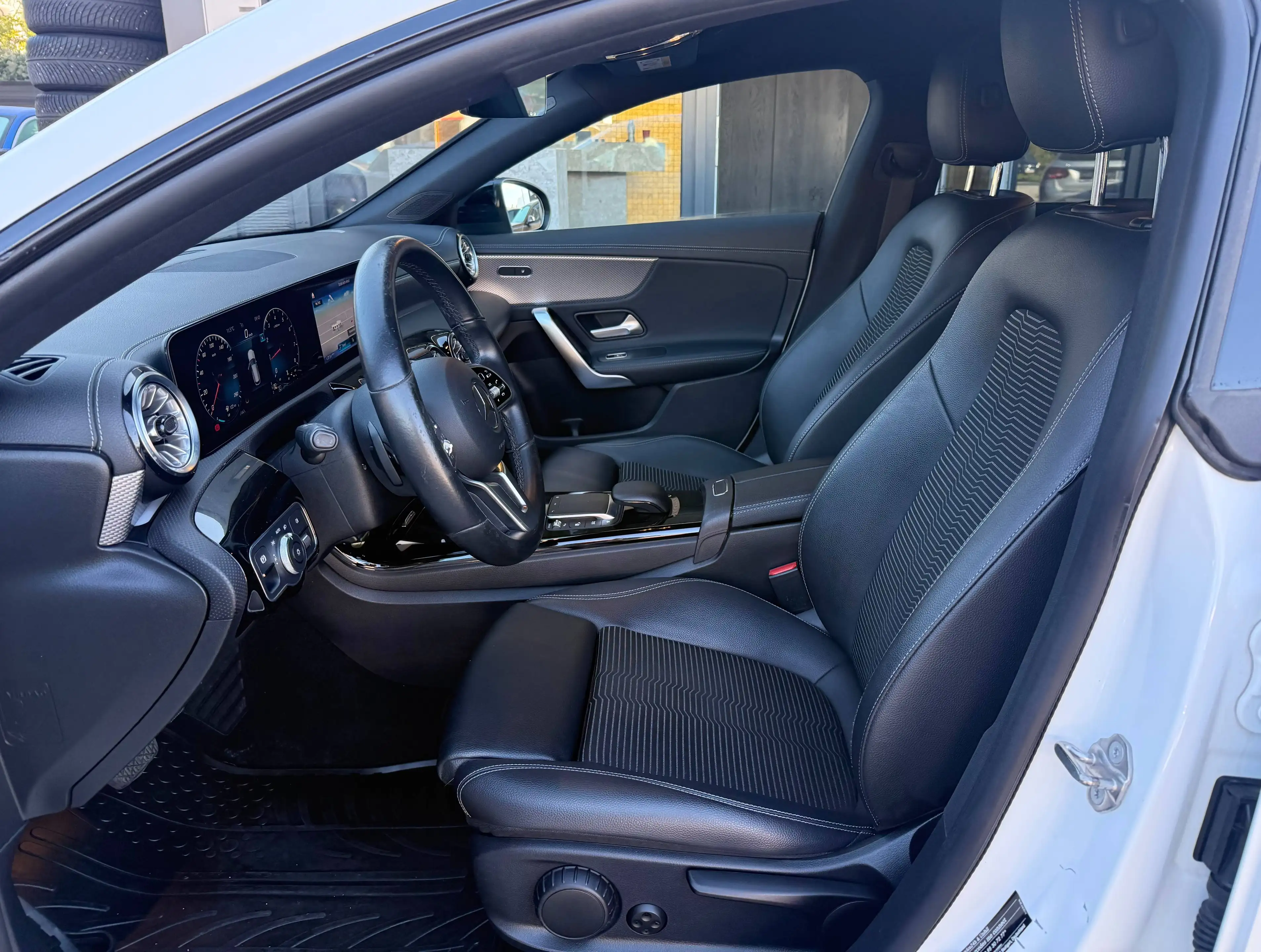 Mercedes-Benz CLA 180 SB Aut. *Ö-1.Besitz*AHK*RFK*Leder*Amiente*Night* — photo 14