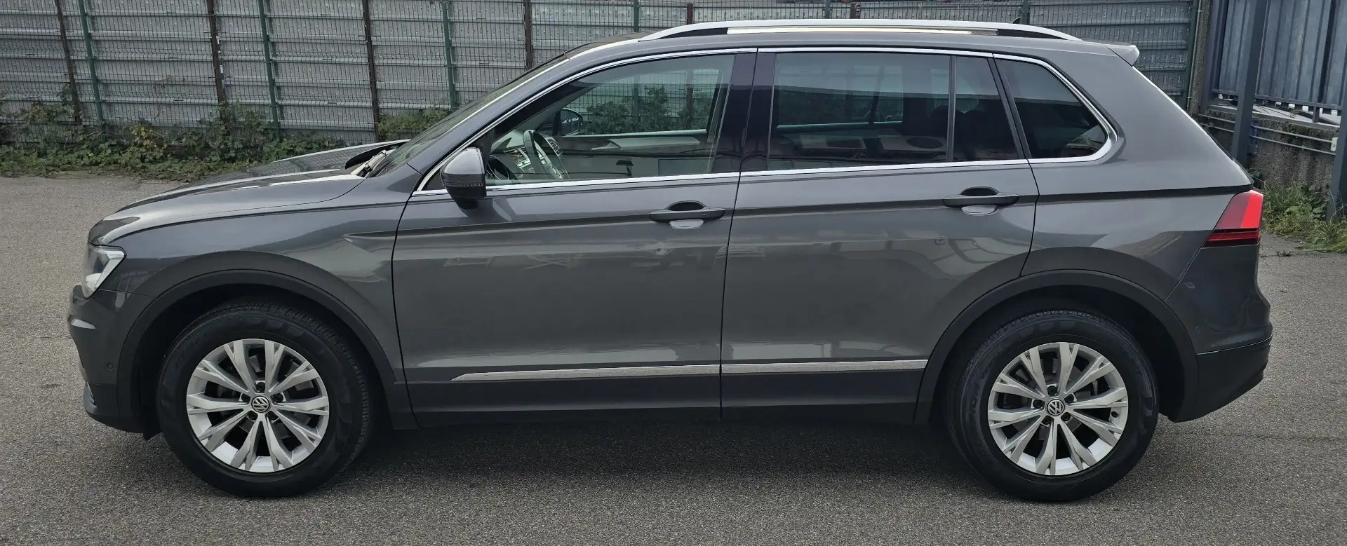 Volkswagen Tiguan 2.0 tdi Sport 150cv dsg Grigio - 2