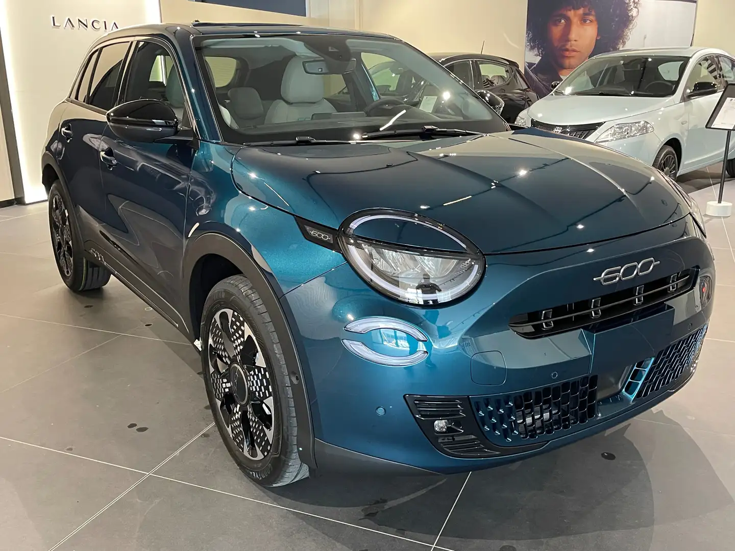 Fiat 600 1.2 Hybrid 100cv CON ROTTAMAZIONE Blu/Azzurro - 1
