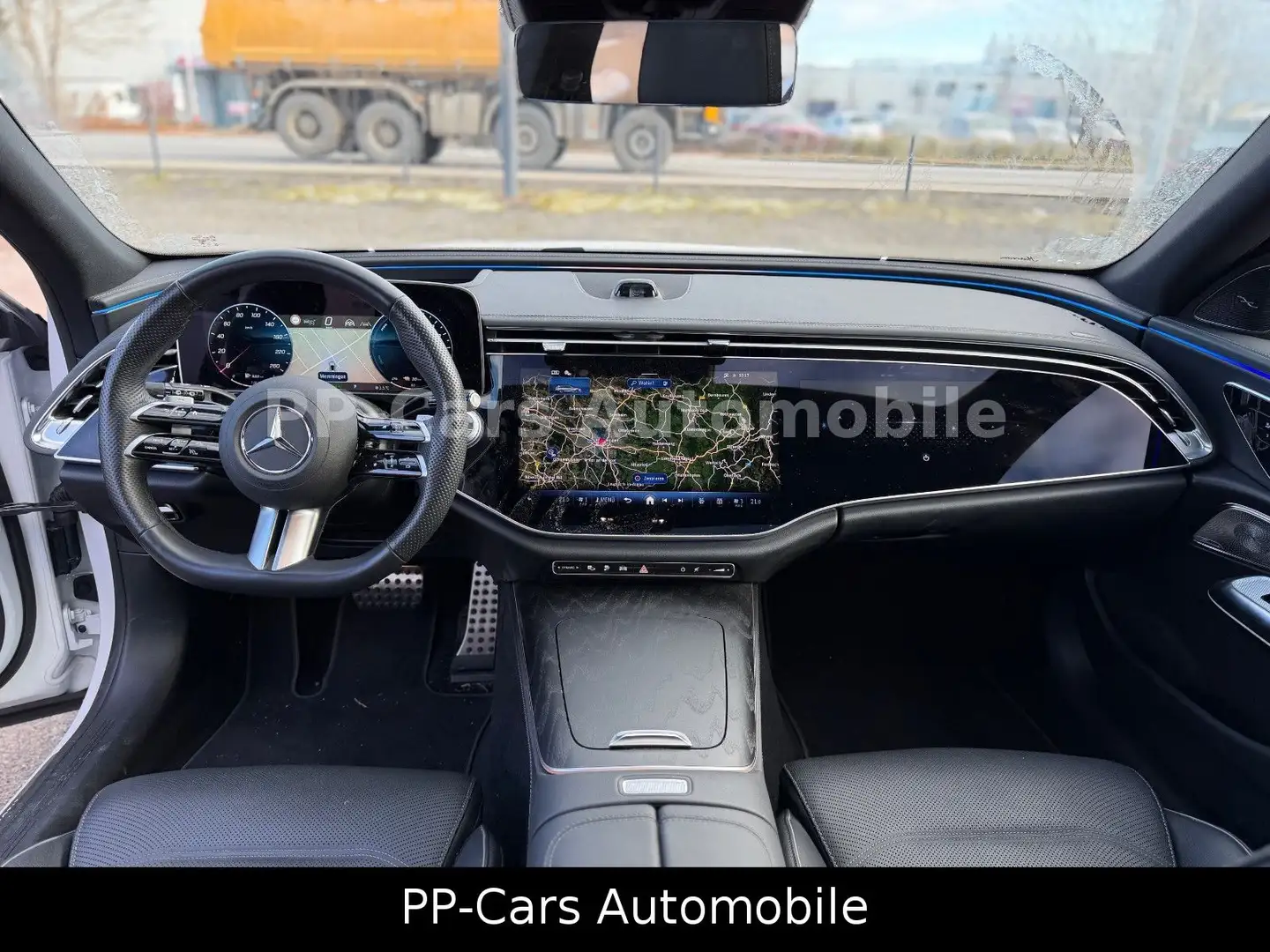 Mercedes-Benz E 300 de T AMG PREMIUM+*SUPERSCREEN*AIRMATIC*MY25 Weiß - 2