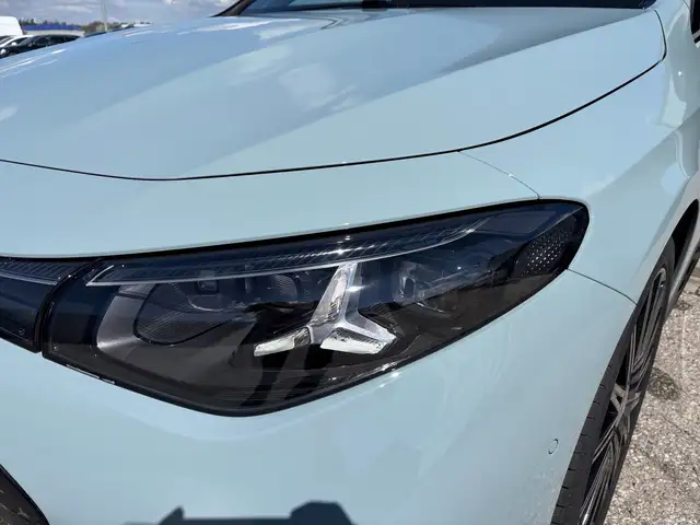 Mercedes-Benz CLA 250 + mit EQ Technologie Ansicht 11