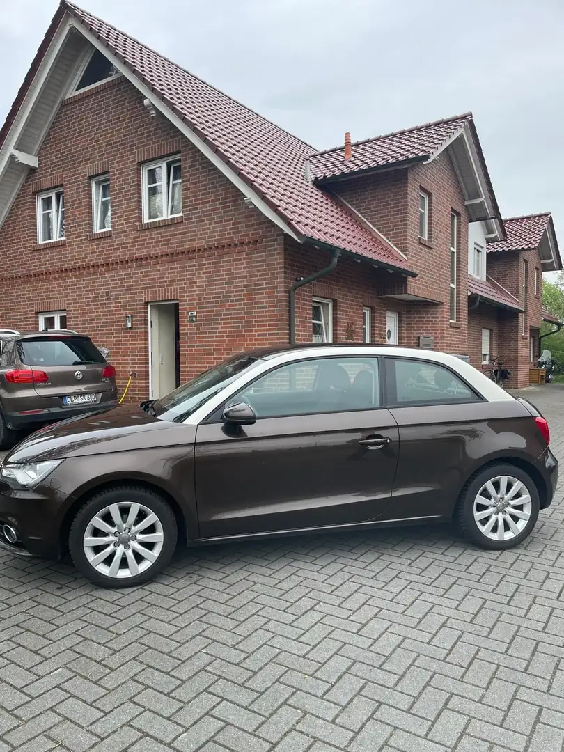 Audi A1 attraction Braun - 2