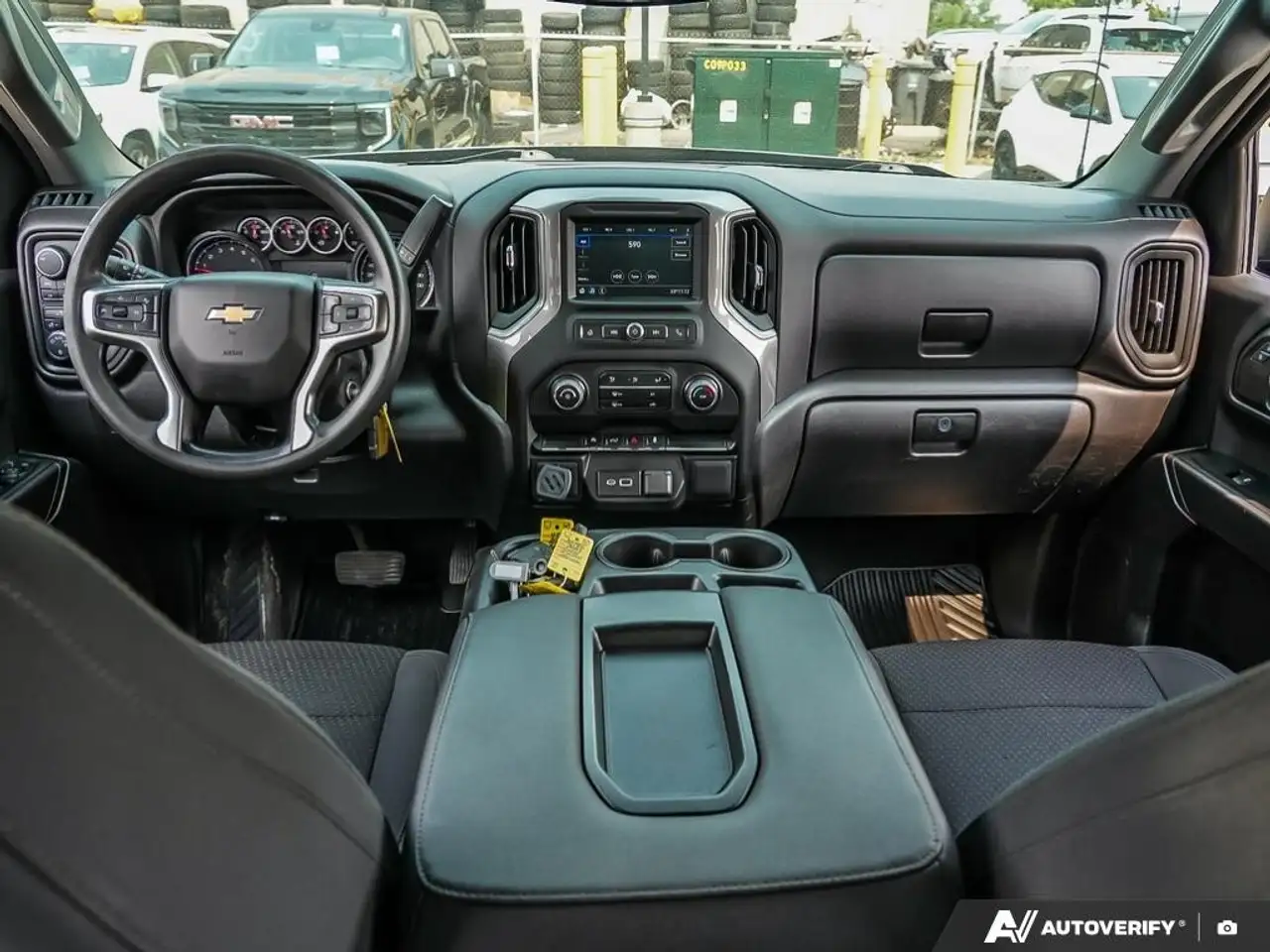 Chevrolet Silverado 1500 снимка Chevrolet Silverado 1500