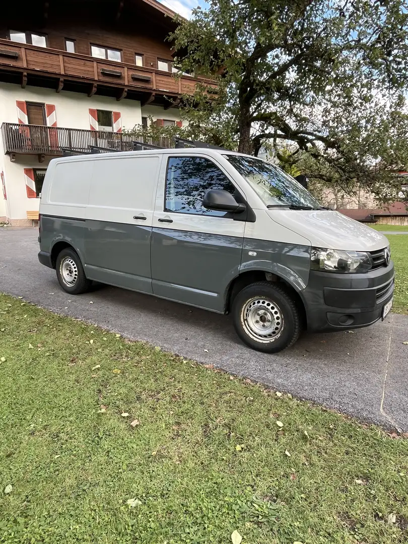 Volkswagen T5 Transporter - 1