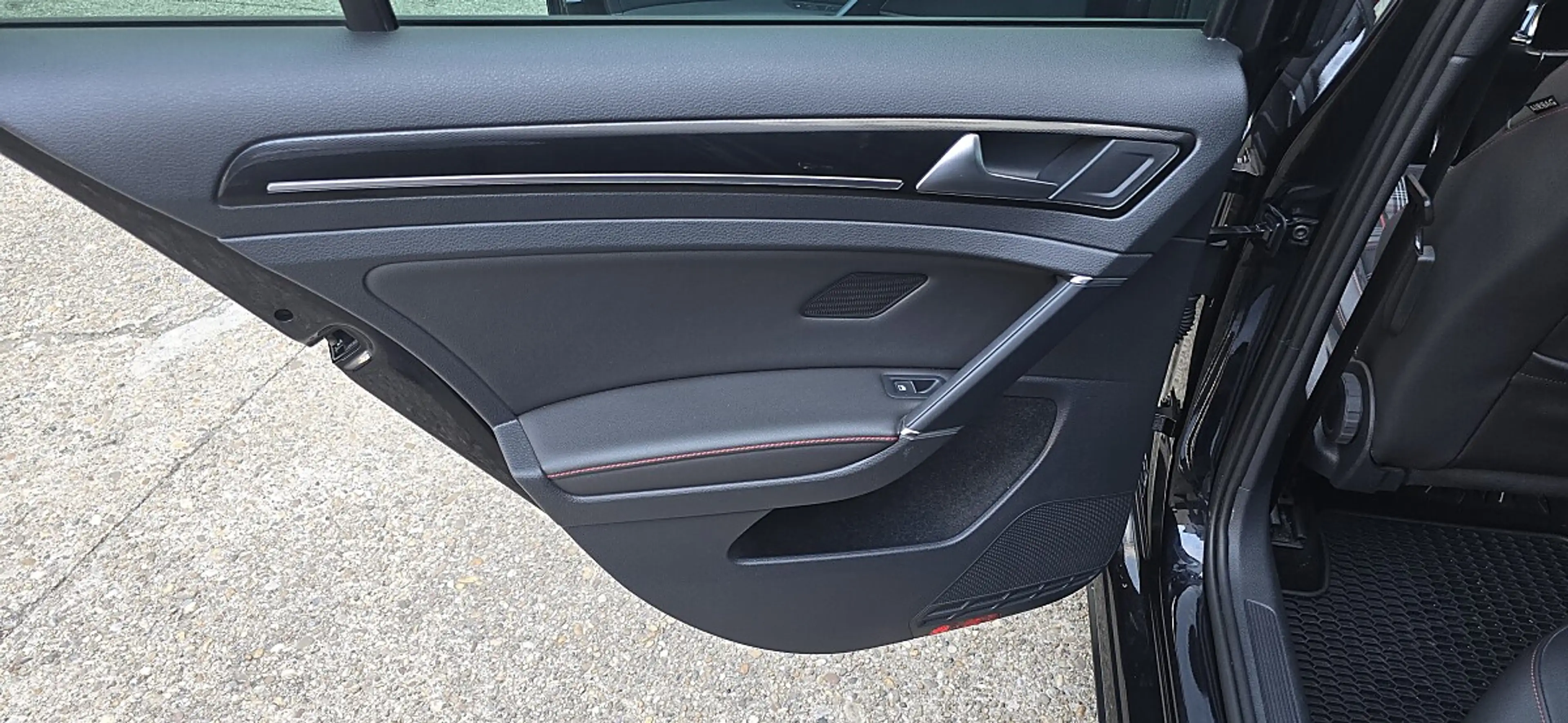 Volkswagen Golf GTI "Performance" BlueMotion 2,0 TSI — photo 14