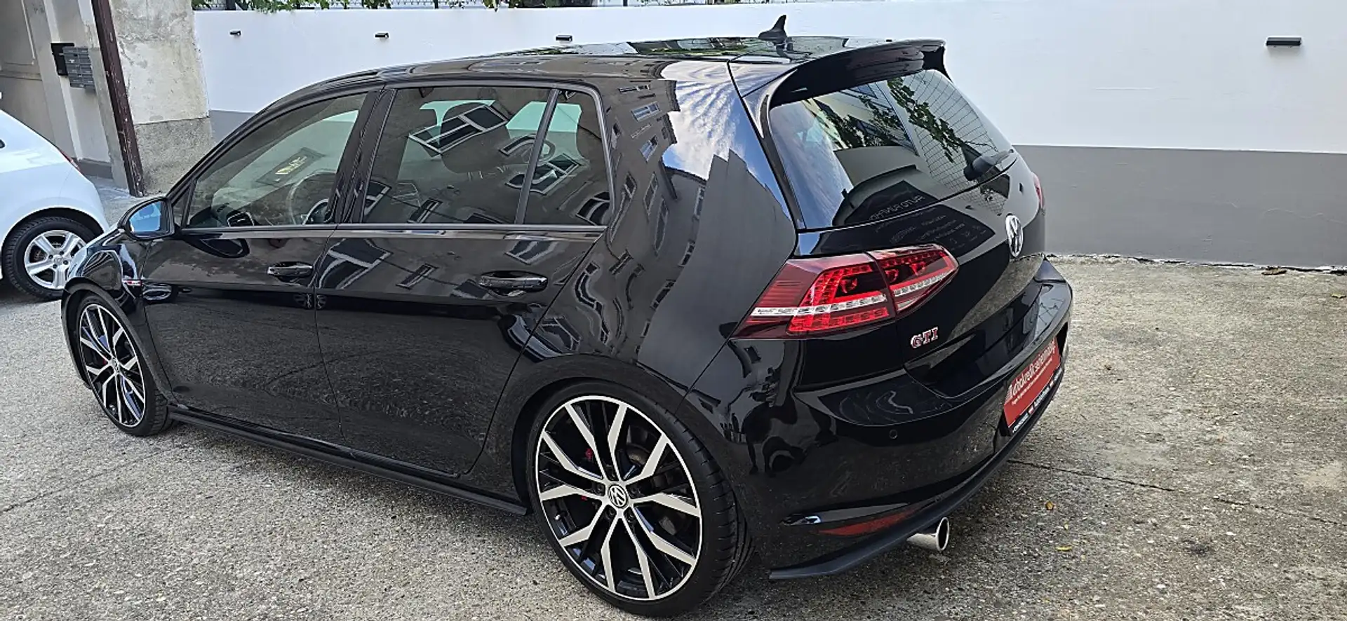 Volkswagen Golf GTI "Performance" BlueMotion 2,0 TSI Schwarz - 2