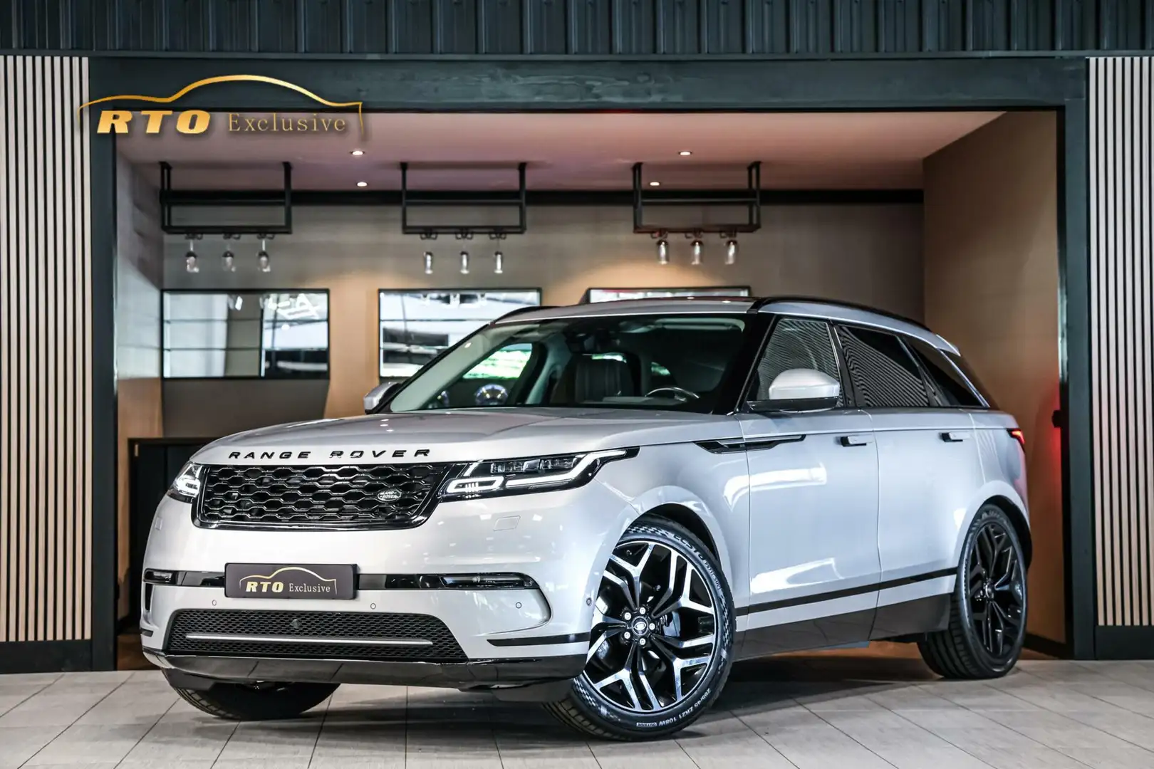 Land Rover Range Rover Velar 2.0 I4 AWD|Pano|luchtv.|trekhaak Grijs - 1