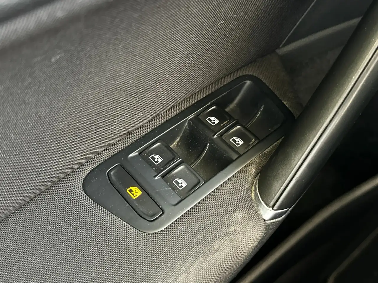 Volkswagen Golf Standard Model — photo 42