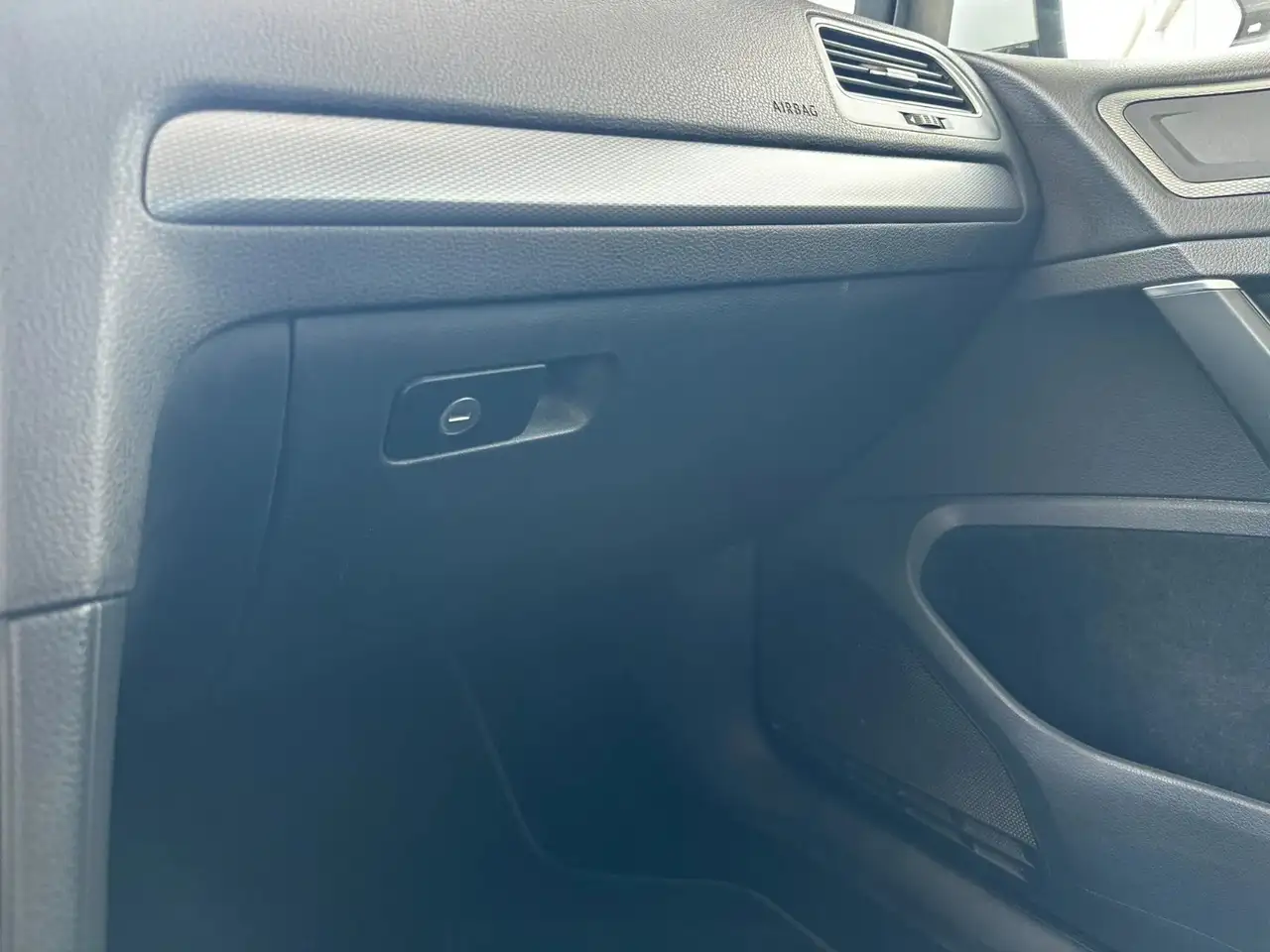 Volkswagen Golf Standard Model — photo 43