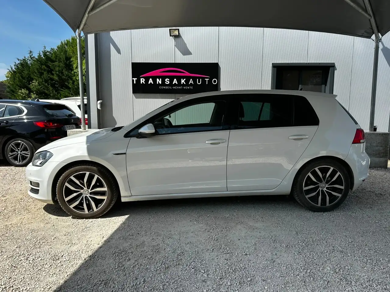 Volkswagen Golf Standard Model — photo 8