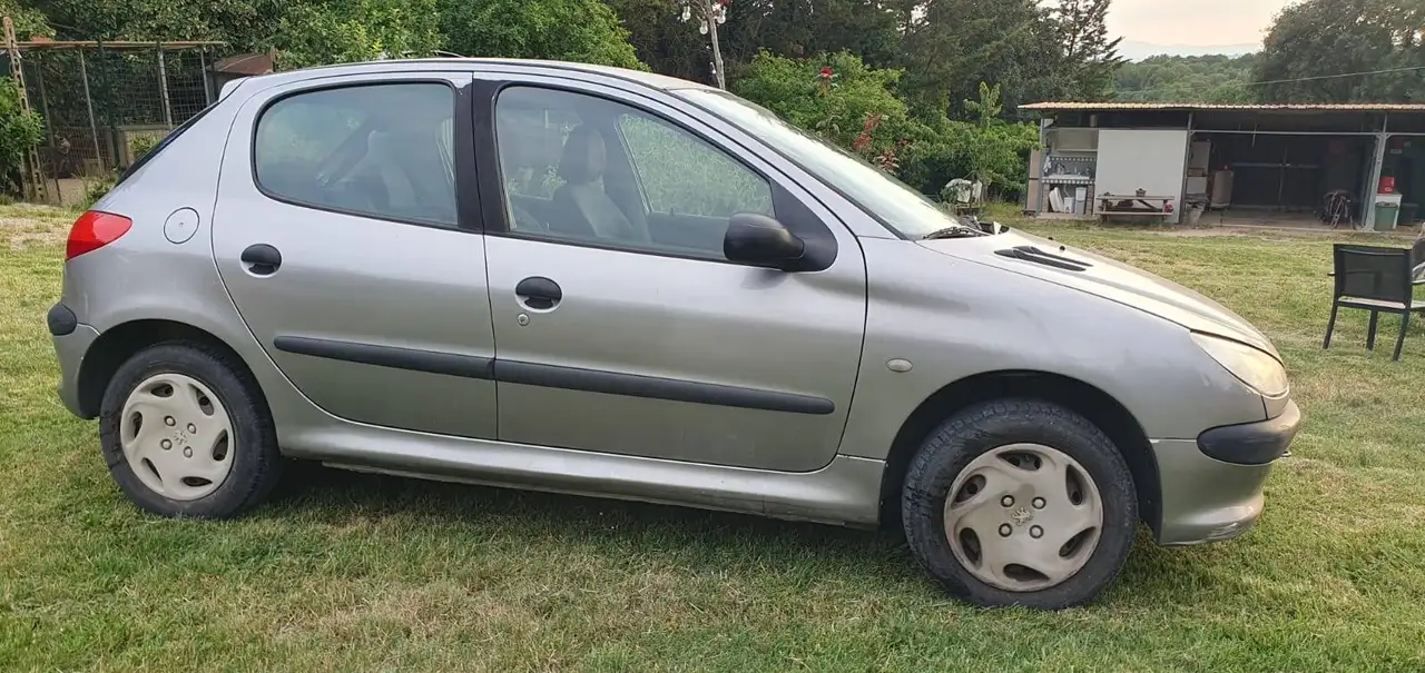 Peugeot 206 5p 1.1 XT c/2airbag, foto 6