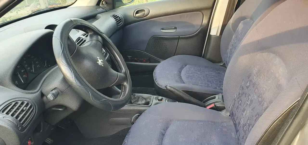 Peugeot 206 5p 1.1 XT c/2airbag, foto 5