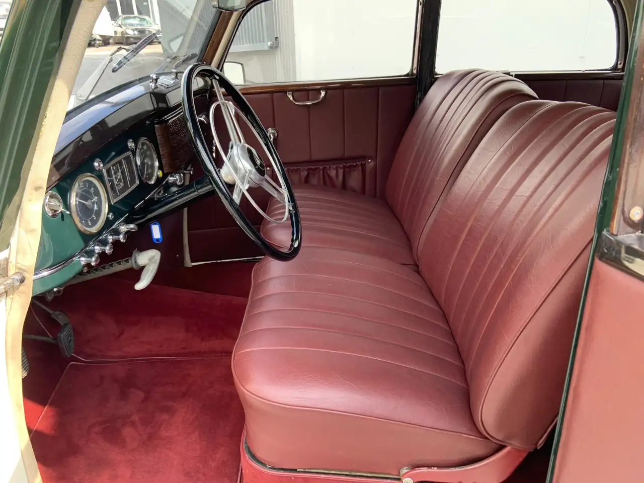 Mercedes-Benz 220 W187 Limousine, foto 6
