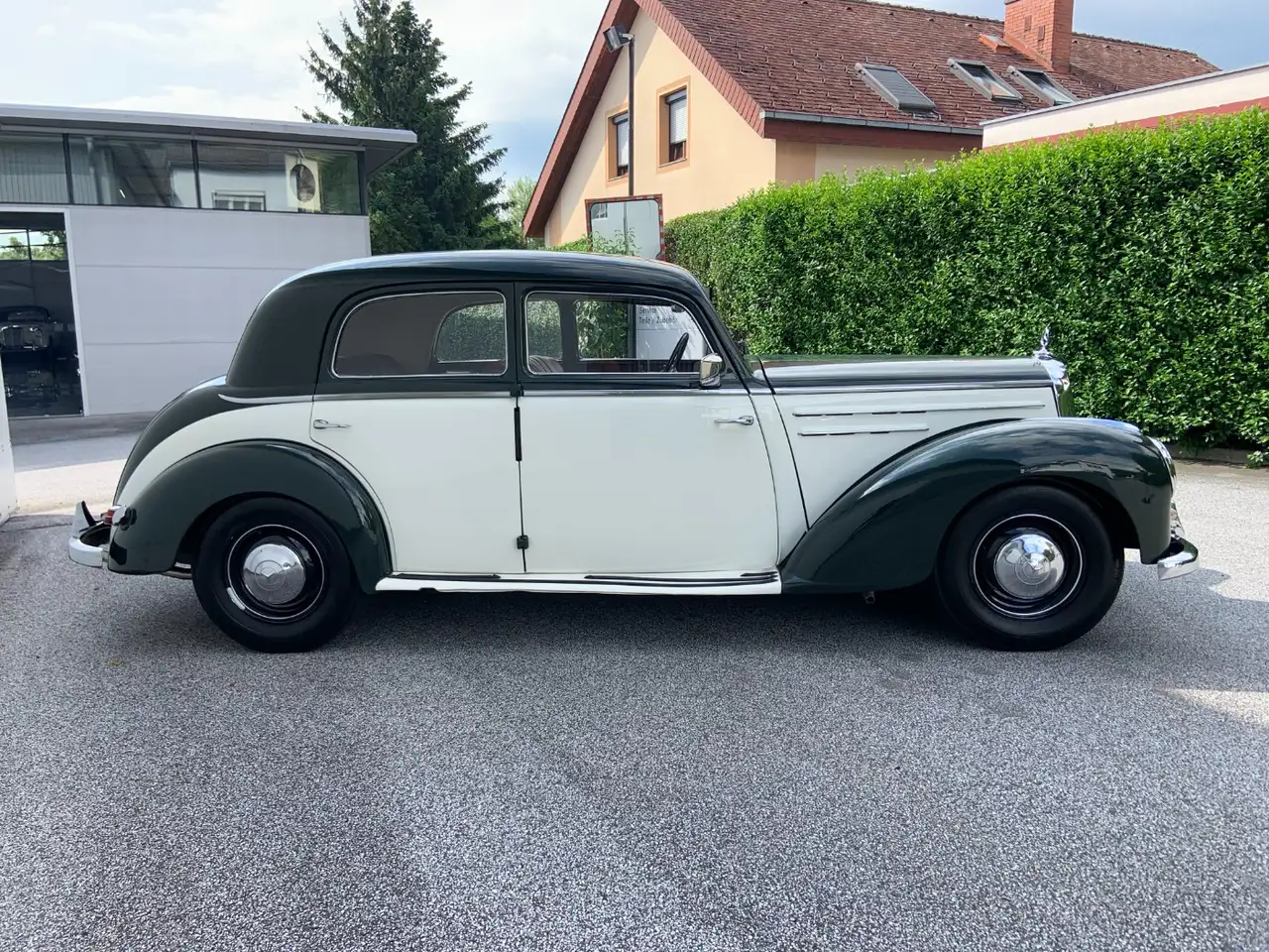 Mercedes-Benz 220 W187 Limousine, foto 4