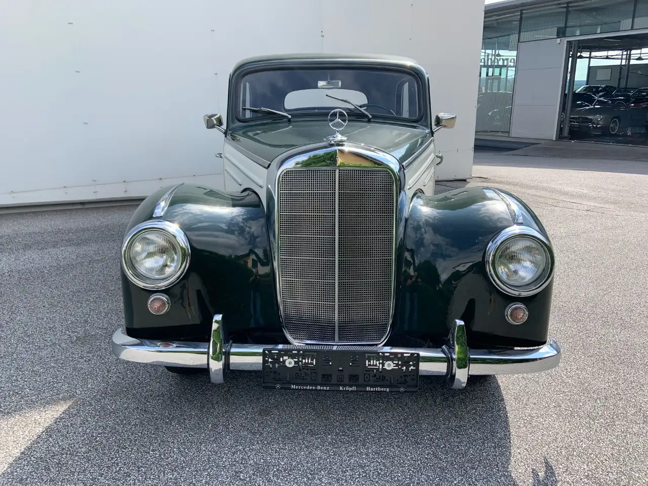 Mercedes-Benz 220 W187 Limousine, foto 3