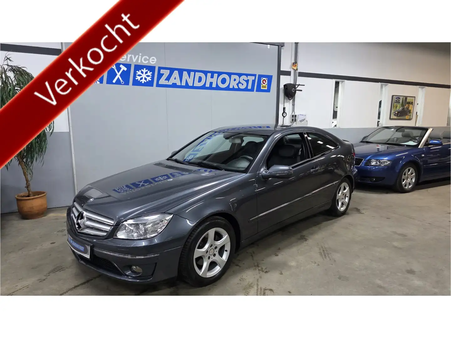 Mercedes-Benz CLC 180 K. Prestige siva - 1