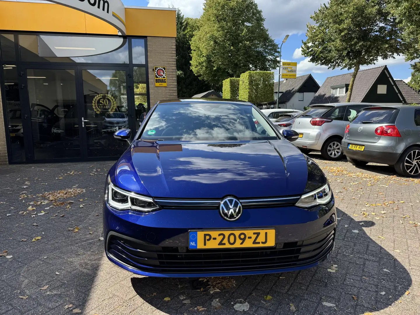 Volkswagen Golf 1.5 eTSI Style Automaat PanoSchuifdak Navi Carplay Blau - 2