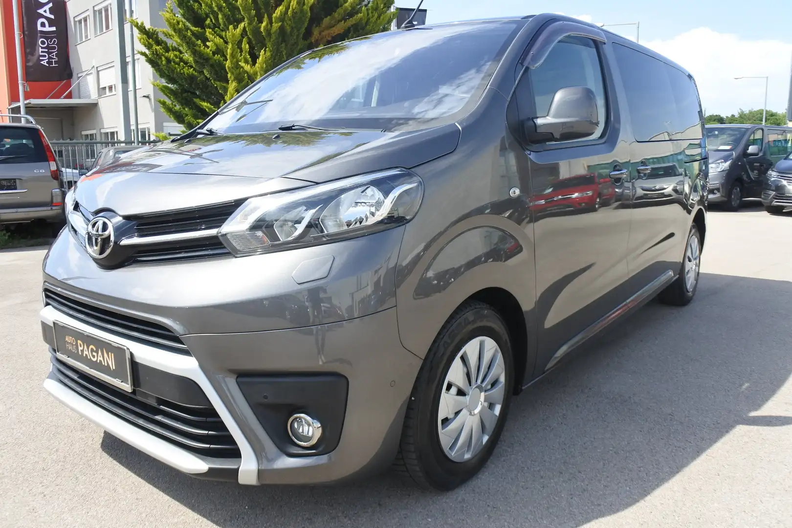 Toyota Proace 2,0 D-4D 150 Medium/WEBASTO/AHK/GRIP/VOLL Grau - 1